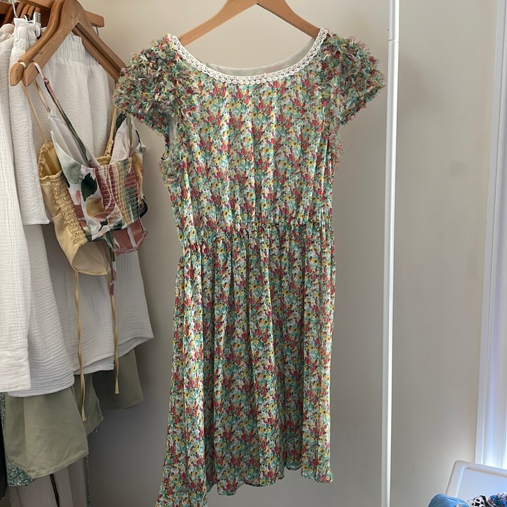 green floral cap sleeve dress